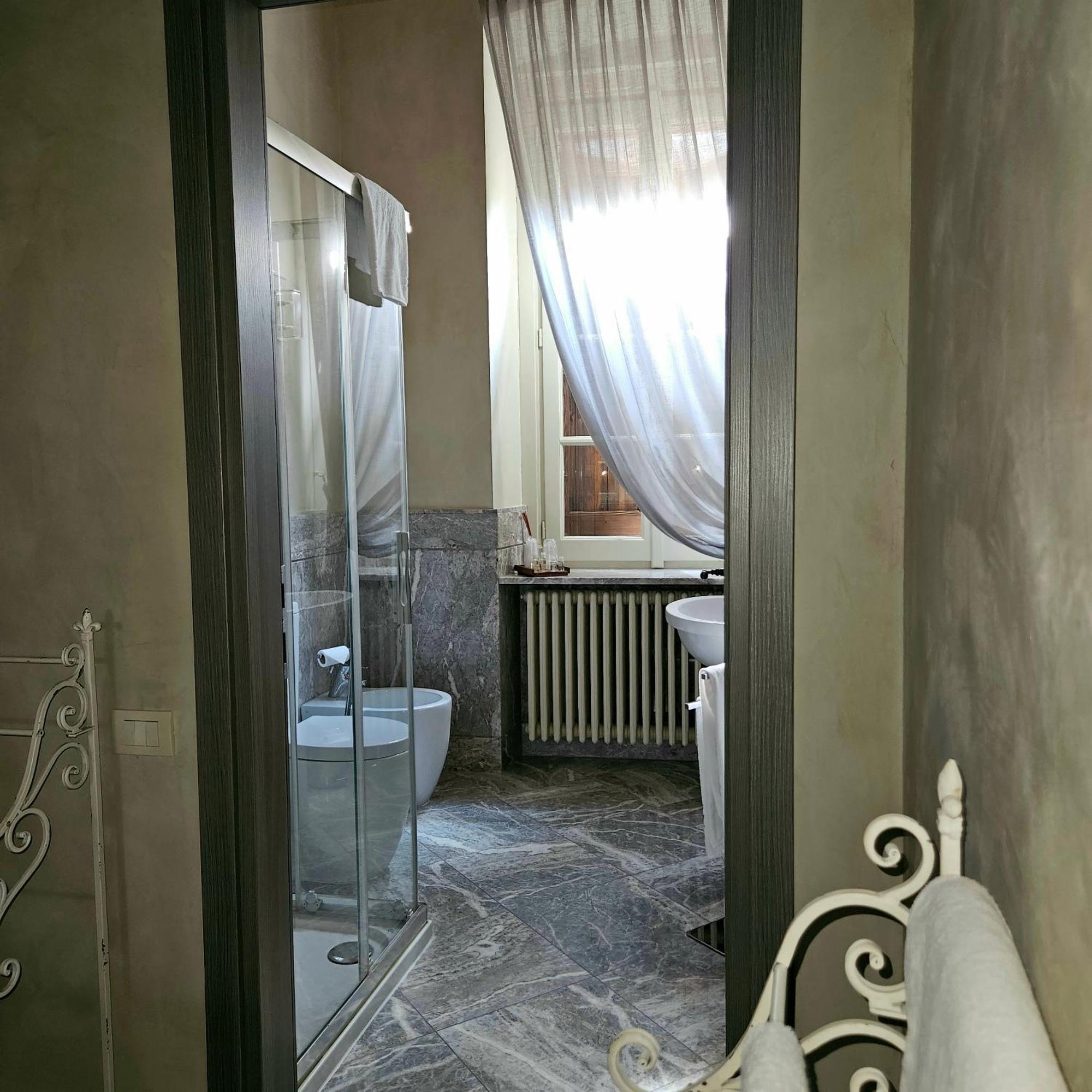 B&B Dimora Delle Donnole Bergamo Alta Exteriör bild
