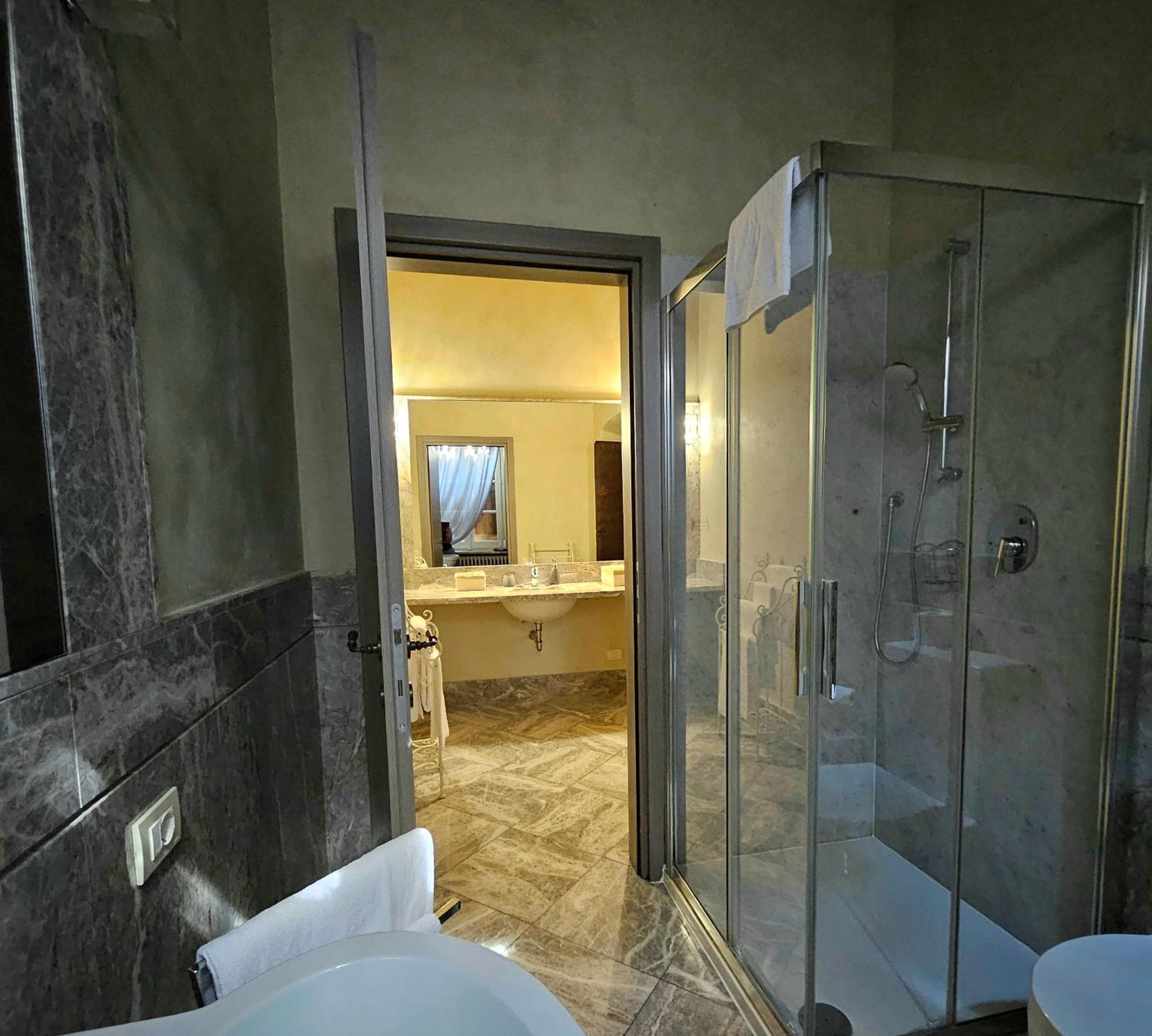 B&B Dimora Delle Donnole Bergamo Alta Exteriör bild