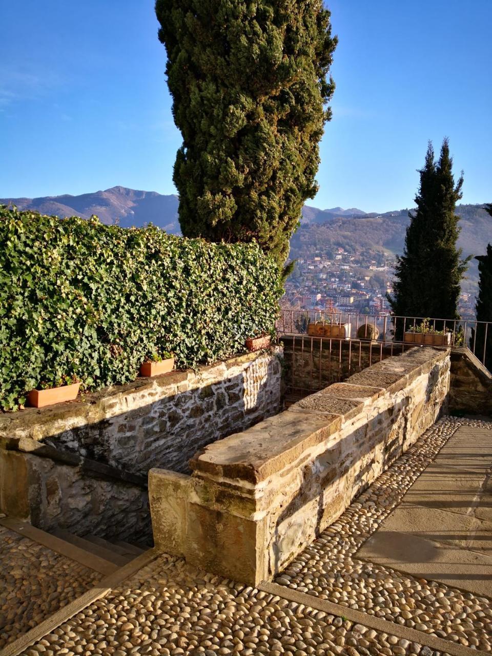 B&B Dimora Delle Donnole Bergamo Alta Exteriör bild